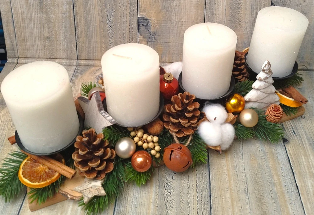 Adventní štola přírodní se bílými svíčkami