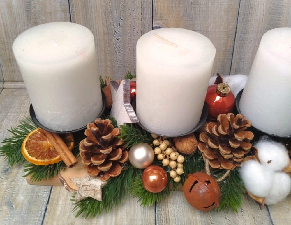 Adventní štola přírodní se bílými svíčkami
