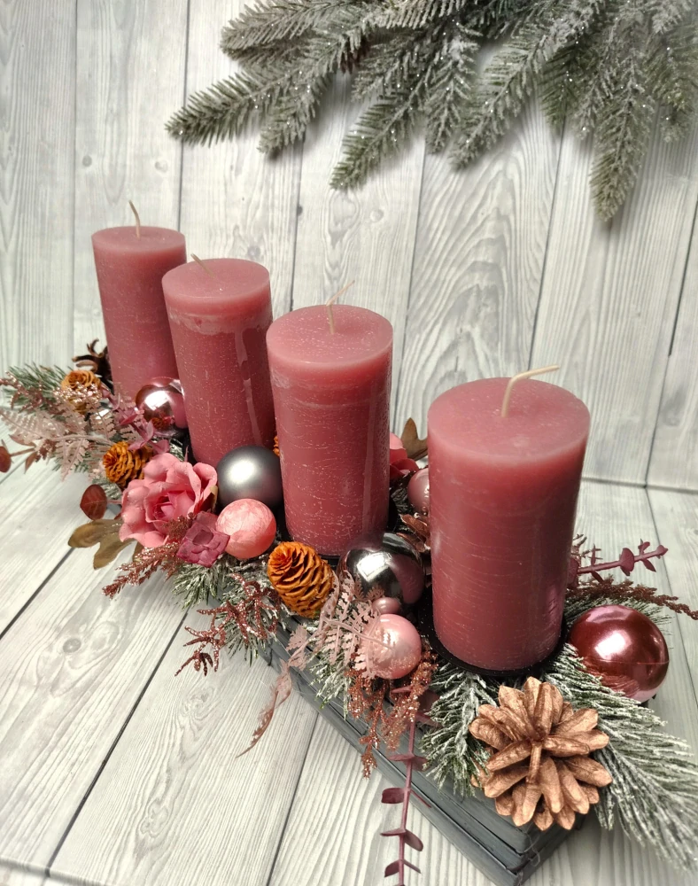 Rustikální adventní štola ve starorůžové